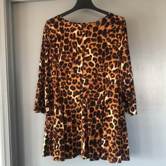 Monroe & Main Women's Pullover Top Leopard Cheetah V-Neck Sz 1X Flare Tunic - Picture 2 of 5